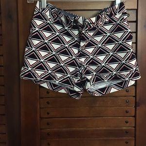 Geometric pattern navy red and white shorts