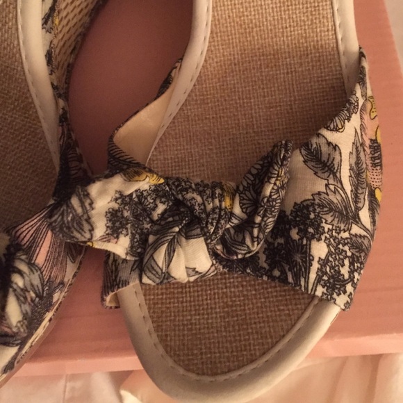 Adorable wedges - Picture 4 of 4