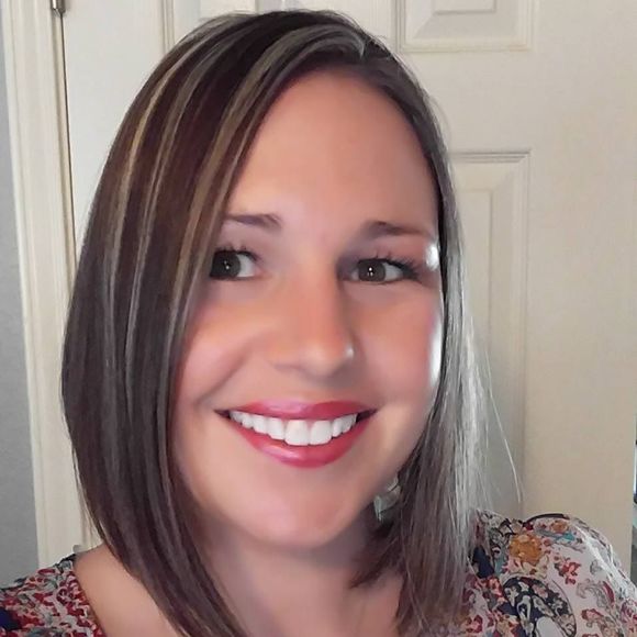 Meet your Posher, Lori