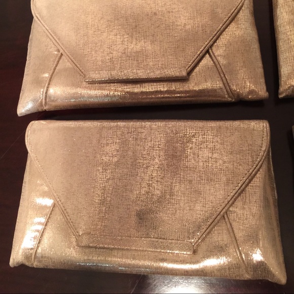 Gold clutch style purse - Picture 2 of 3