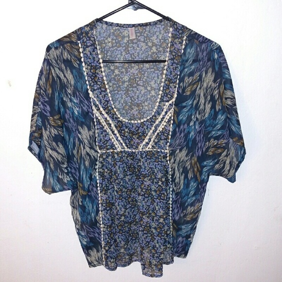 Xhilaration floral shortsleeve blouse