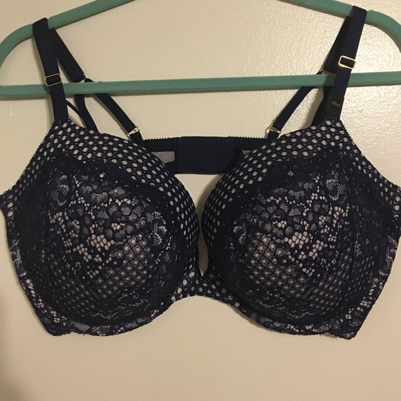VICTORIA'S SECRETS PIGEONNANT 40DD BRA