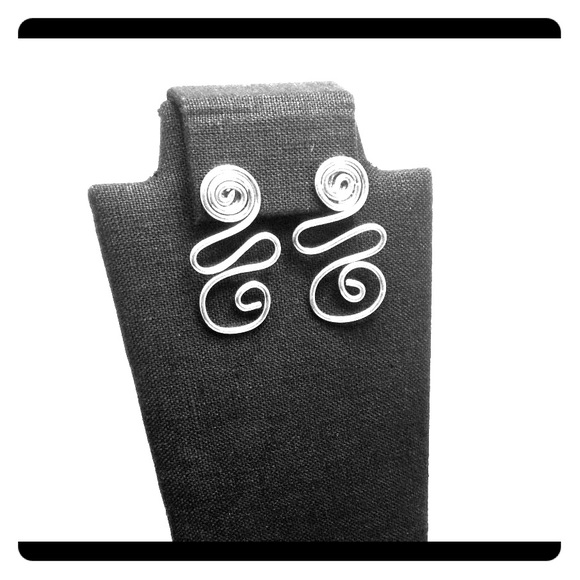 Handcrafted Earrings - Picture 1 of 2