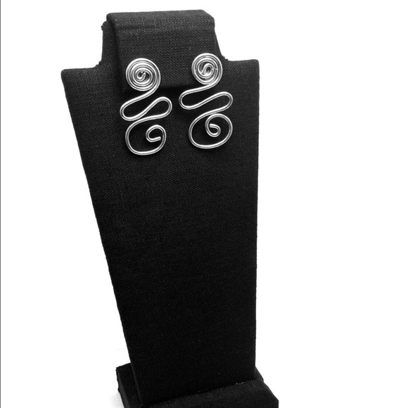 Handcrafted Earrings - Picture 2 of 2