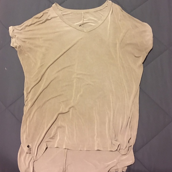 V neck high low shirt