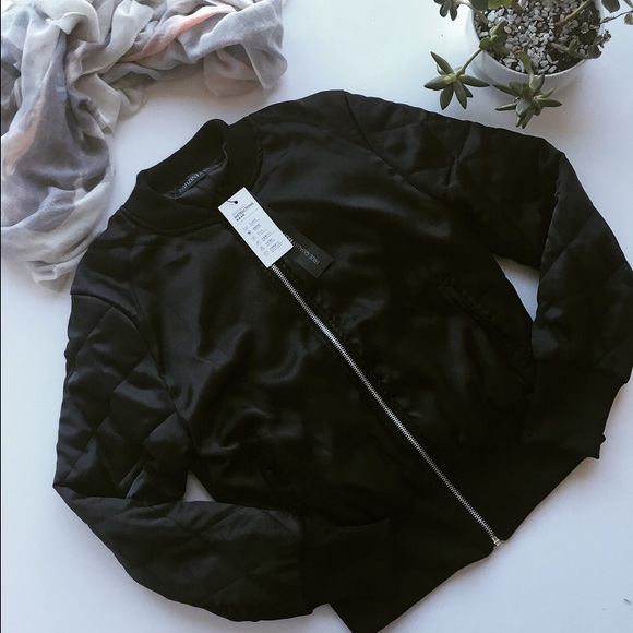 🎉HP🎉 Satin Bomber Jacket with Quilted Sleeves - Picture 3 of 4