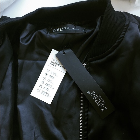 🎉HP🎉 Satin Bomber Jacket with Quilted Sleeves - Picture 4 of 4