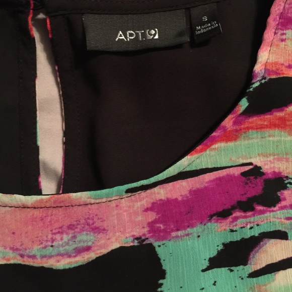 Sleeveless blouse - Picture 3 of 3