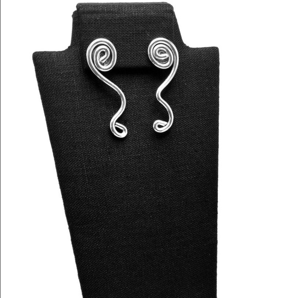 Handcrafted Earrings - Picture 2 of 2