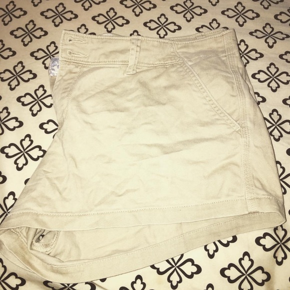American Eagle khaki Shorts