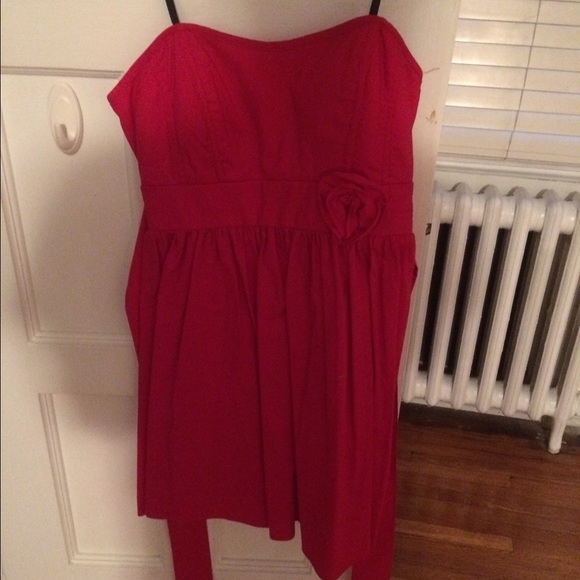 Red Dress - Picture 1 of 3