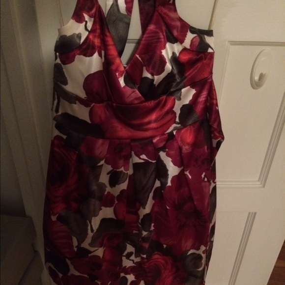 Red floral homecoming dress - Picture 1 of 4