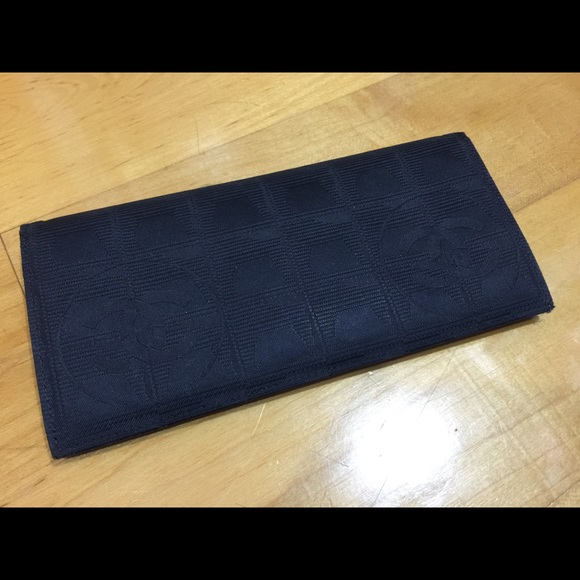 Additional photos of Chanel wallet
