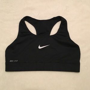 Black Nike dri-fit sports bra