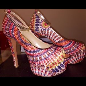 Multicolor platform heels