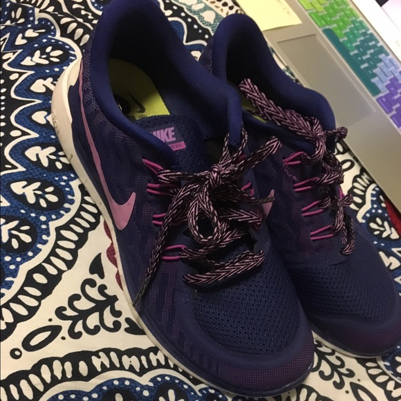 NIKE Free Runs 5.0