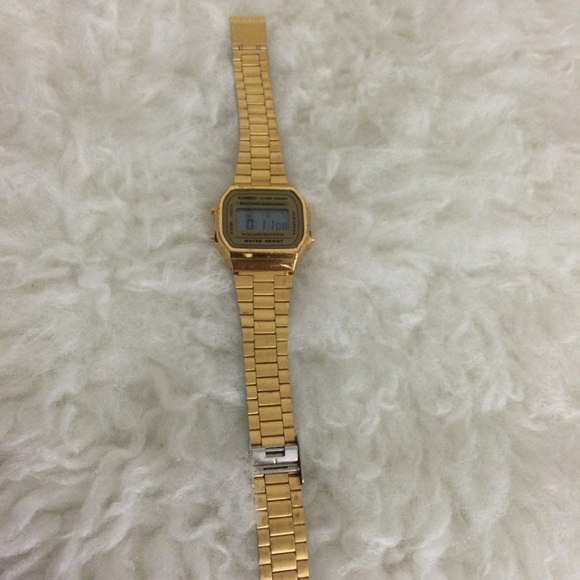SOLD: Trendy Gold Casio Watch✨ - Picture 1 of 3