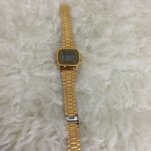 SOLD: Trendy Gold Casio Watch✨
