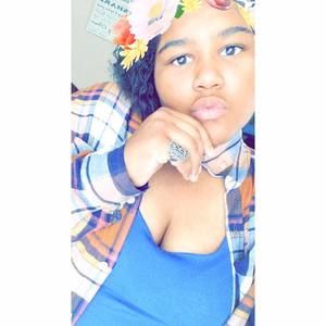 Meet your Posher, Michaela