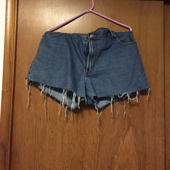Levi high waisted shorts