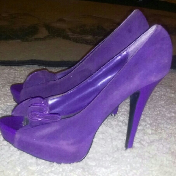 Womens high heel pumps