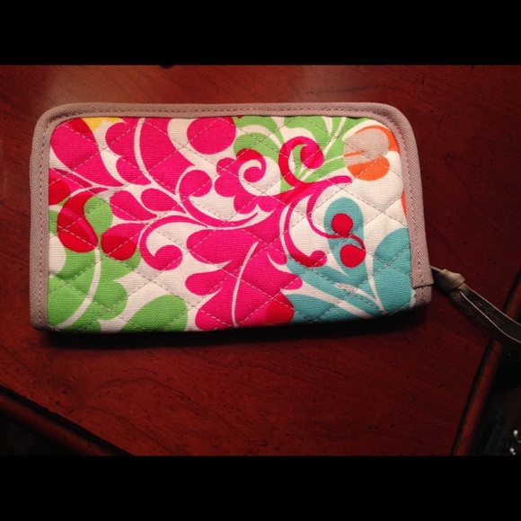Thirty One Soft Wallet in Island Damask NWT
