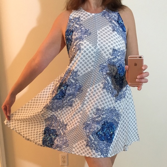 1 Large Left✔️Blue/White Print Laced Midi Dress - Picture 3 of 3