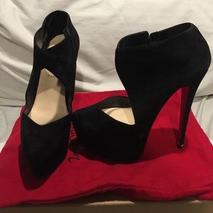Chrstian Louboutin Pumps
