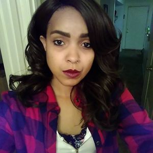 Meet your Posher, Vanessa