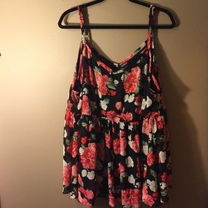 Torrid Camisole in Red Floral Print - Size 4