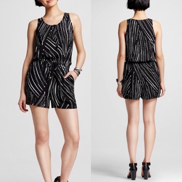 TODAY ONLY!!🆕 Black and White Printed Romper