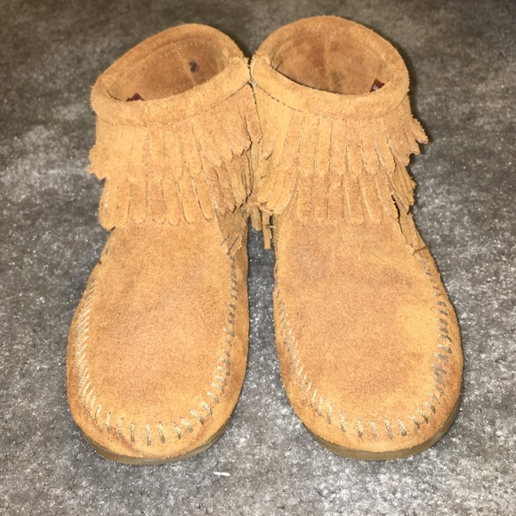 Size 3 Minnetonka DOUBLE FRINGE SIDE ZIP BOOT