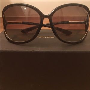 Tom Ford Raquel sunglasses.