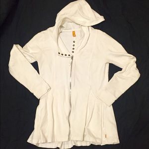 NWOT white Lucy zip up pleated jacket medium