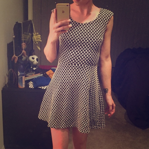 Textured print skater ponte dress size XS/S