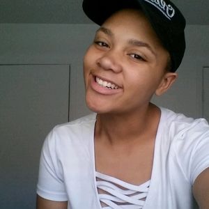 Meet your Posher, Abigail