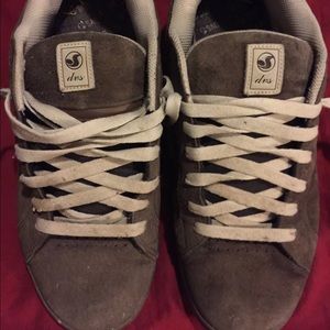 Dvs size 10.5 shoe company for men