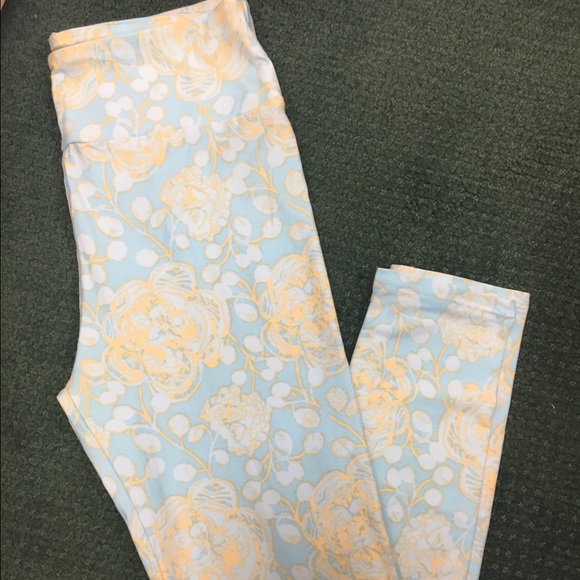 🔆BNWT LULAROE OS FLORAL PATTERN LEGGINGS🔆