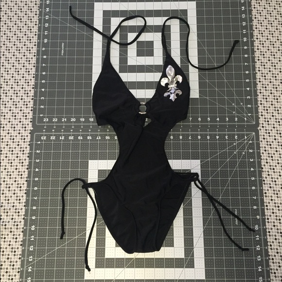 Xhilaration Black Fleur De Lis Cut Out Monokini