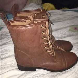 Brown military short boots