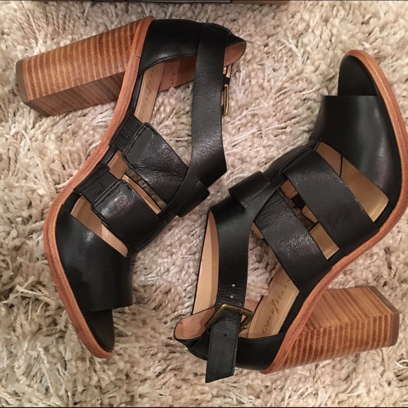 🚫SOLD🚫Cole Haan Black Stacked Heel Sandals - Picture 2 of 3