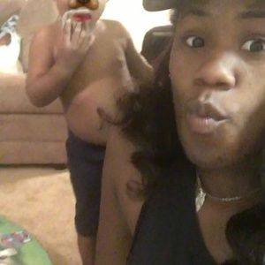 Meet your Posher, Larrenika