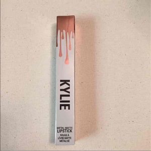 heir matte lipstick CHECK DESCP.