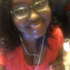 Meet your Posher, Chenise nicole