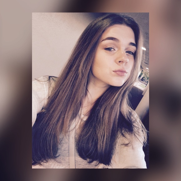 Meet your Posher, Katelyn