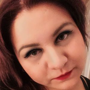 Meet your Posher, Evelyn