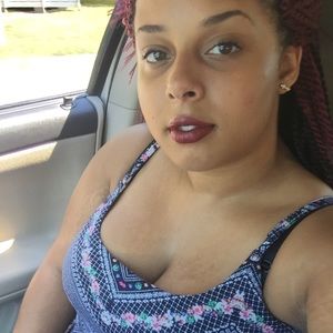 Meet your Posher, Latisha