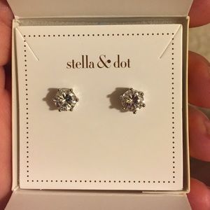 Stella and dot stud earrings