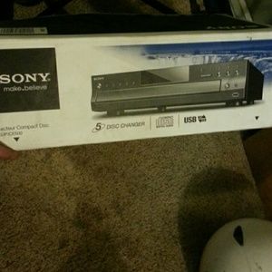 Never used Sony 5 disc CD changer