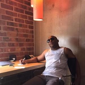 Meet your Posher, Larry